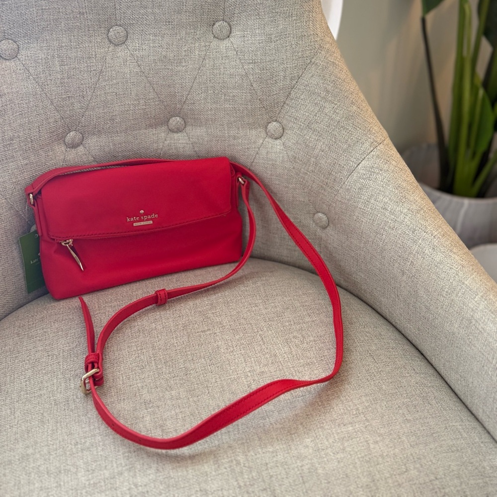 NWT Kate Spade Classic Nylon Mini Carson Crossbody RED Zipper Purse